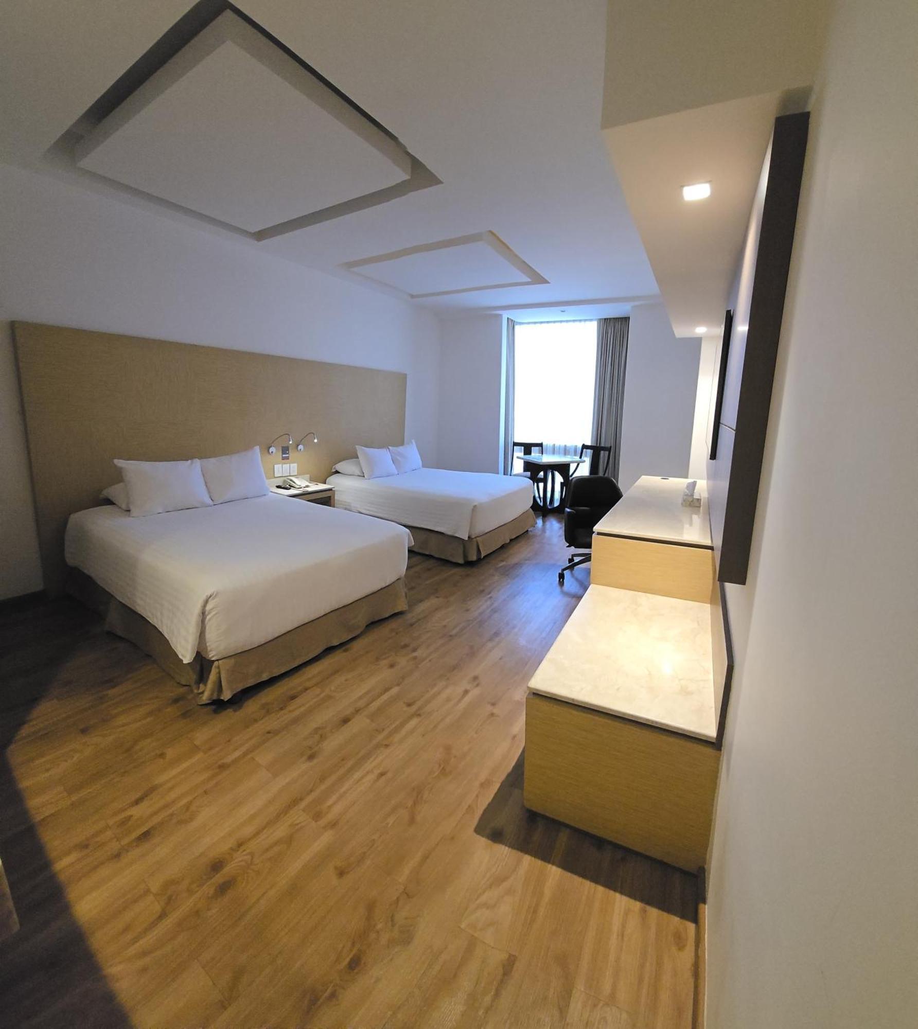 Ramada By Wyndham Mexico City Santa Fe Exterior photo