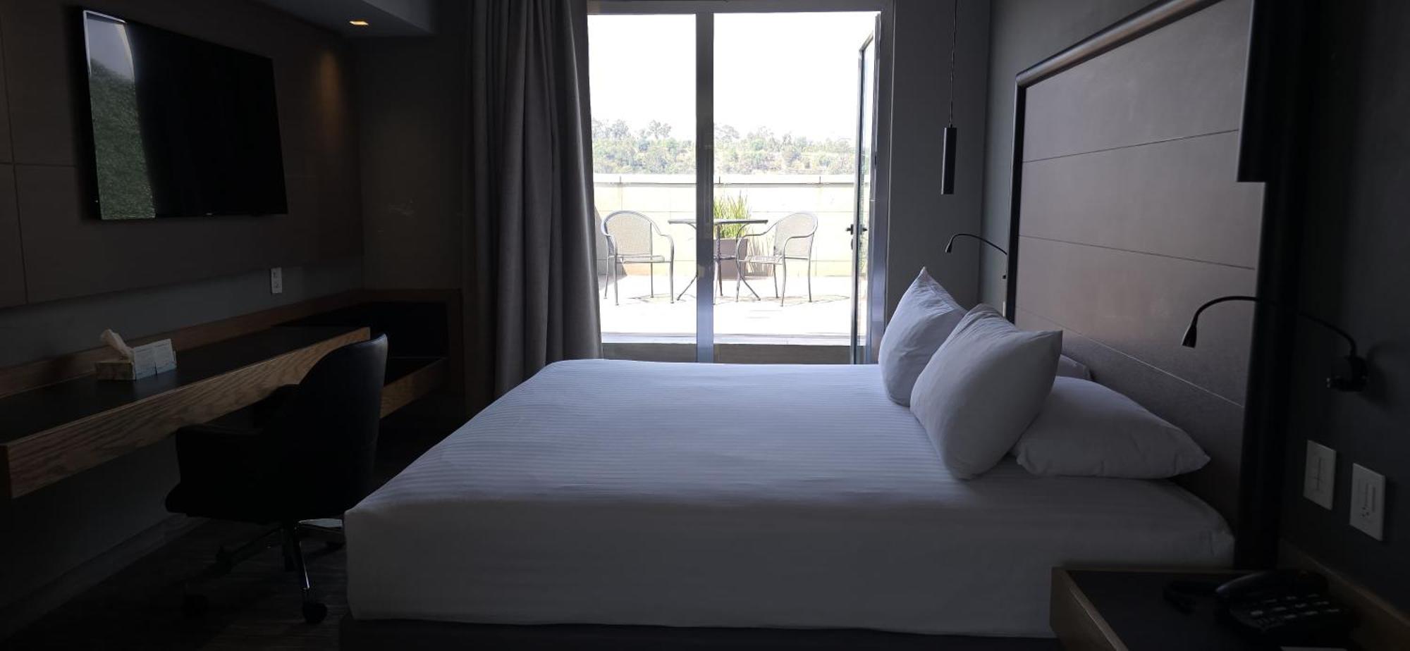 Ramada By Wyndham Mexico City Santa Fe Exterior photo